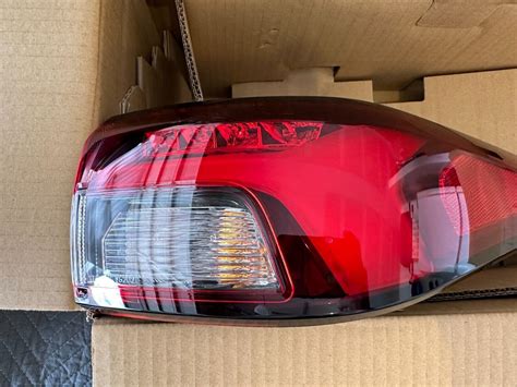 B Oem Mitsubishi Outlander Rear Right Outer Tail Light Lamp Oem