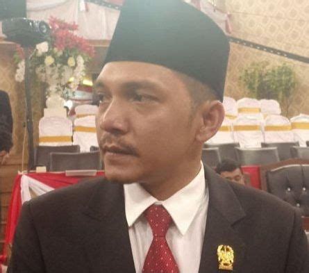 Sosok Erwin Siahaan Ojol Viral Naik Pesawat Medan Yogyakarta Demi Beli