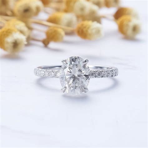 31 Best Moissanite Engagement Rings For 2022 Uk