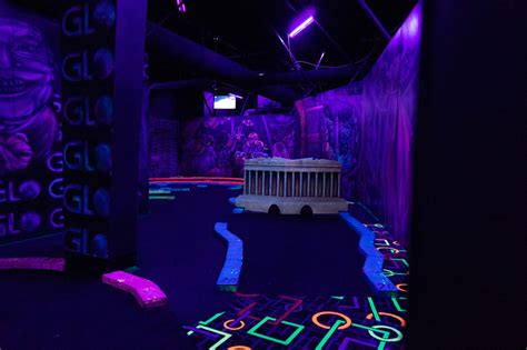 Glo Mini Golf Glow In The Dark Indoor Mini Golf Near Me