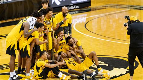 Mizzou Mens Basketball Enters Top 25 At No 16