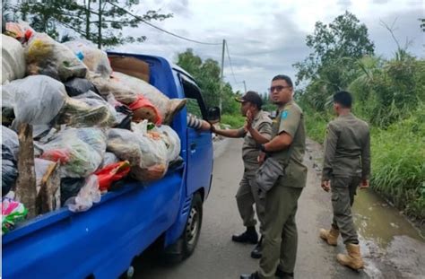 Buang Sampah Sembarangan Warga Terjaring Razia Satpol PP INFOTODAY ID