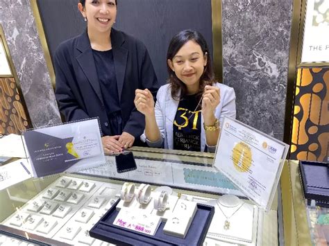 Tawarkan Perhiasan Emas Dengan Harga Terjangkau The Palace Jeweler