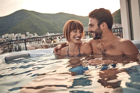 The 10 Best Hot Tubs For 2025 Free Buyers Guide