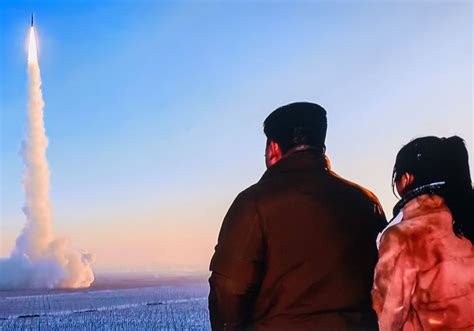 Nordkorea Feuert 200 Geschosse Ab