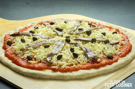 Recette De Pizza Aux Anchois Olives Noires Et Câpres Pizza à La