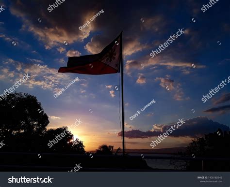 Philippine Flag Waving Sunset Background Stock Photo 1400185646 ...