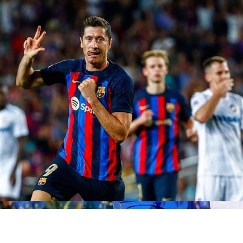 UEFA Champions League Robert Lewandowski Nets Hat Trick As Barcelona