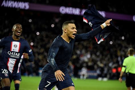 avec son 201e but Kylian Mbappé devient le meilleur buteur de l