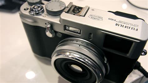 Fuji goes retro for “professional” digital compact camera | Ars Technica