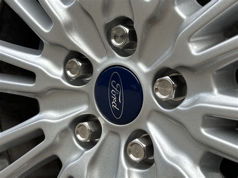 Колесные гайки — Ford Focus III Wagon, 2 л, 2014 года | колёсные диски ...