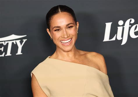 Meghan Markle Stuns In 1 400 Off The Shoulder Midi Dress