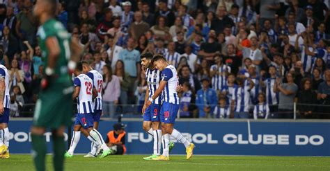 Fc Porto Chaves Regresso S Vitorias Invicta De Azul E Branco