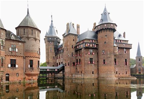 De Haar Castle This Is The Biggest Castle In The Netherlands And Maybe