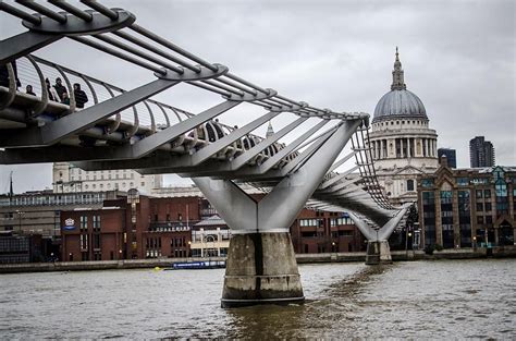 Harry-Potter-London-House-Millenium-Bridge | Wanderlust Crew