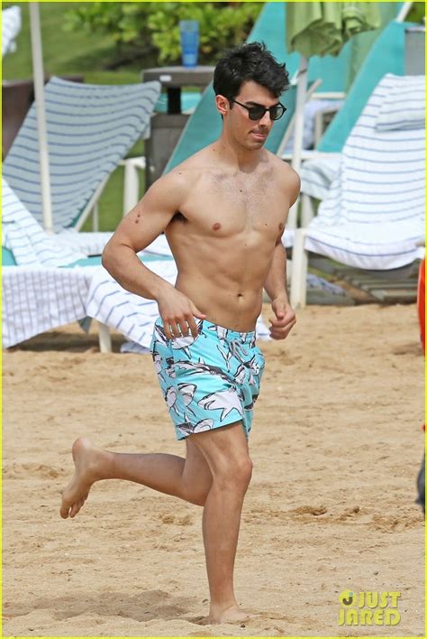 Joe Jonas Shirtless Beach Frisbee Player In Hawaii Photo 3023729