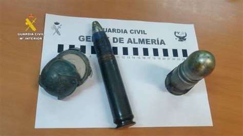 La Guardia Civil Halla Granadas De Mano Explosivos Proyectiles Y Armas En Una Vivienda De Almería