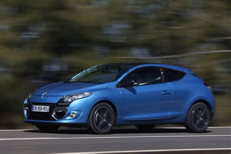 Renault Megane Coupe images (3 of 13)