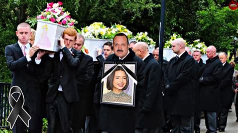 Hoy En El Funeral De Ngela Aguilar Su Padre Pepe Aguilar Se Derrumb