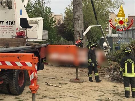 Drammatico Incidente Sul Lavoro Due Operai Morti E Un Ferito Grave