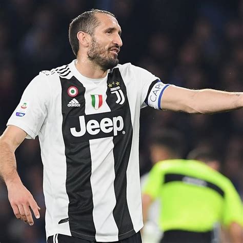 Juventus Rottura Del Legamento Crociato Per Chiellini