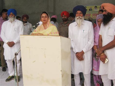 Harsimrat Left Red Faced At ‘sangat Darshan In Mansa Hindustan Times