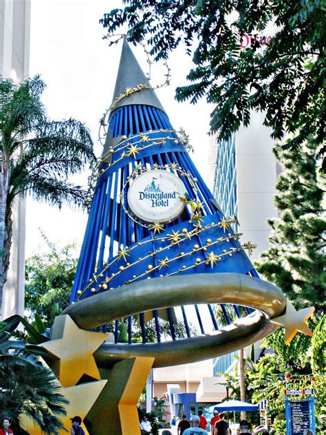 18 valuable reasons to stay at a disneyland resort hotel – Artofit