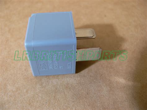 GENUINE LAND ROVER RELAY GREY 70 RANGE R SPORT 14 ON RANGE ROVER 13