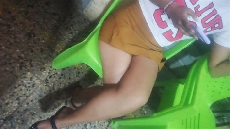 HERMOSOS PIES LATINA PERUANA