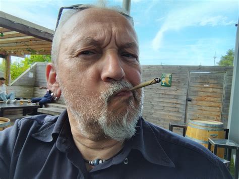 Eric - Hello tutti ! Voici le visuel de l'album et ses riches