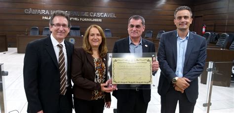 Amic Recebe Na C Mara Homenagem De Mazutti Pelos Anos De Atividade