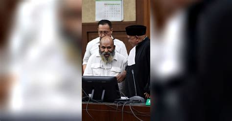 Tensi Lukas Enembe Naik Ngamuk Dicecar Jaksa Sidang Kasus Dugaan