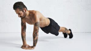 How to Do the Diamond Push-Up for Bigger Triceps and a Stronger Lockout ...