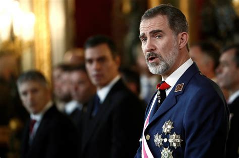 Felip VI diu que la Constitució és lorigen de la legitimitat de tots