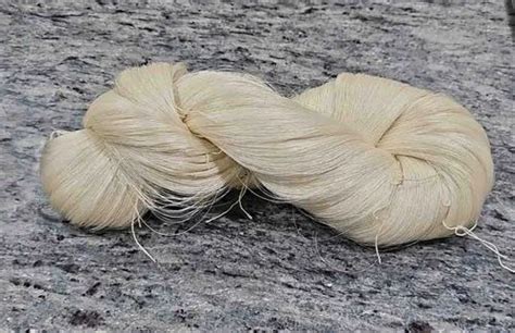 Plain White Ply Twisted Mulberry Silk Yarn For Weaving At Best Price