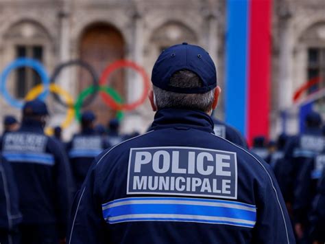 Un An Apr S Des D Buts Difficiles Pour La Police Municipale Paris