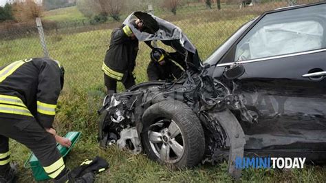 Incidente Scontro Frontale Rimini Via Montescudo 11 Gennaio Foto 005