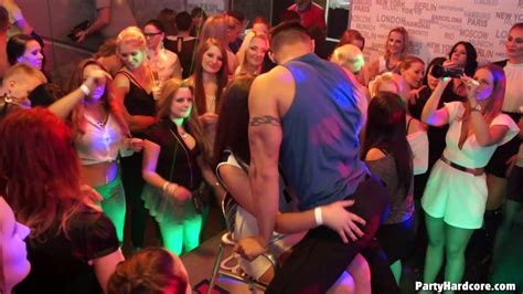 True AMATEUR Girls Who Have Sex In PARTYHARDCORE Page