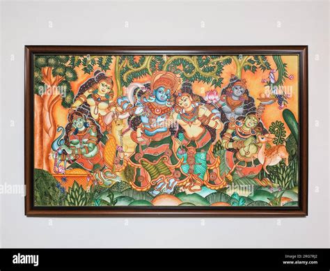 Una Pintura Mural Vintage Del Se Or Krishna Con Dioses Masculinos Y