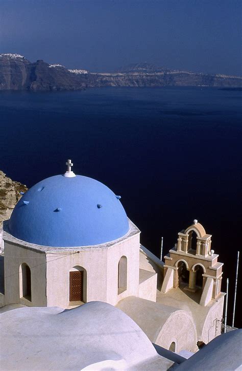 Blue Domed Church Santorini Lieu Oia Glise Anastasi L Flickr