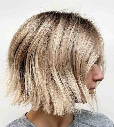 Pin On Hiustyylej Dark Roots Blonde Hair Straight Blonde Hair Dark