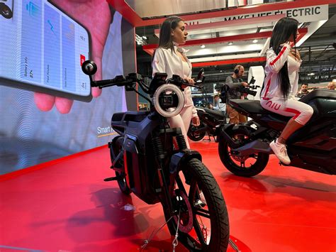 Eicma Moto Lectrique Niu Pr Sente Son Offre Avec En