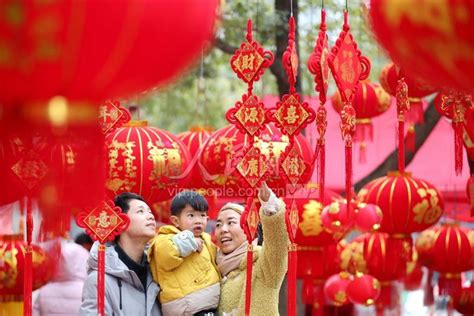 江西峡江：备年货 迎春节 人民图片网