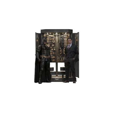Hot Toys MMS750 Batman The Dark Knight Collectible Set 1 6 Batman Armory With Bruce Wayne 2 0 31cm