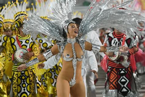 Paolla Oliveira Brilhou No Desfile Da Grande Rio No Carnaval