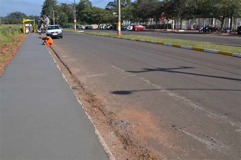 Prefeitura constrói calçada em trecho da Avenida Mário Covas Jornal A