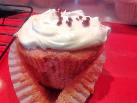 Pink Velvet Cupcakes Made With Duncan Hines Cake Mix - Paperblog