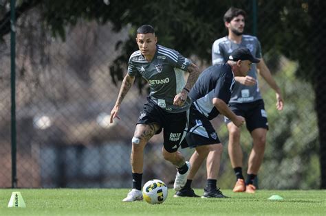 Botafogo X Atl Tico Mg Hulk E Outros Titulares Galo Divulga