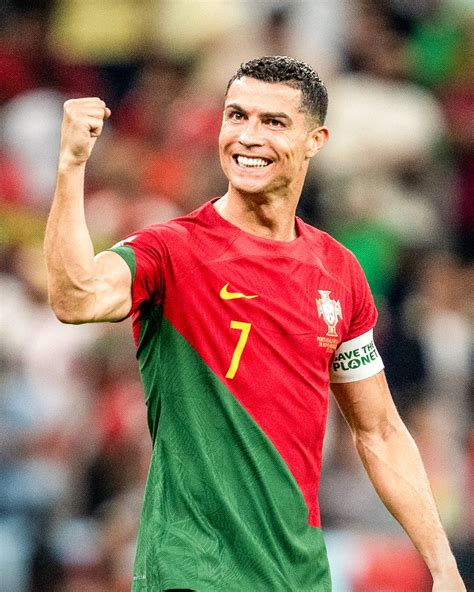 Free Agent Cristiano Ronaldo Will Sign A 2 5 Year Contract With Saudi