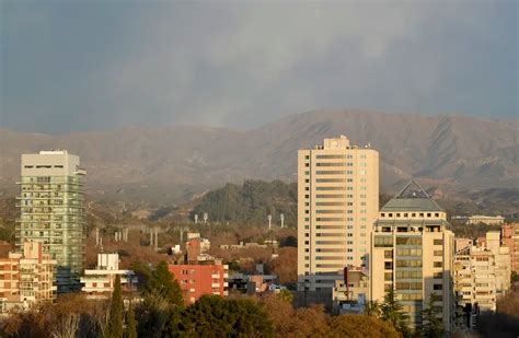 El Tiempo Hoy En Mendoza Alerta Por Efecto Zonda Vientos Fuertes Y